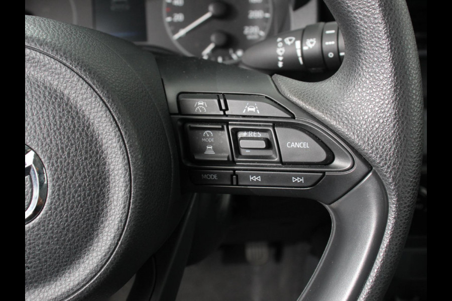 Mazda 2 Hybrid 1.5 Prime-line Airco Adaptieve cruise control Achteruitrijcamera Lane assist Radio Apple Carplay/ Android auto