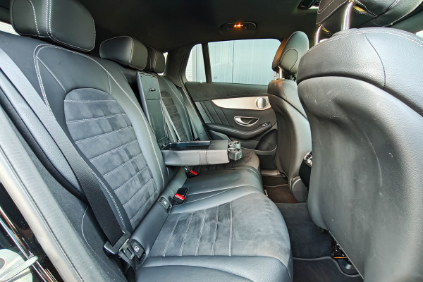 Mercedes-Benz EQC 400 4MATIC 360 Camera Burmester Trekhaak Pano BTW auto Dealer onderhouden.