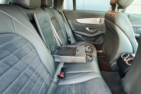 Mercedes-Benz EQC 400 4MATIC 360 Camera Burmester Trekhaak Pano BTW auto Dealer onderhouden.
