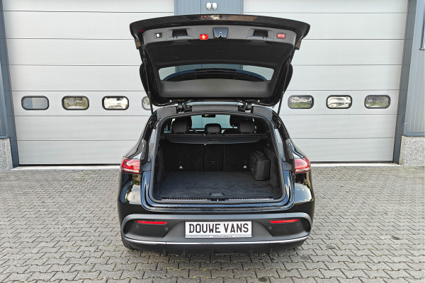 Mercedes-Benz EQC 400 4MATIC 360 Camera Burmester Trekhaak Pano BTW auto Dealer onderhouden.