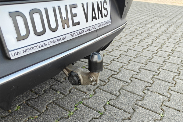 Mercedes-Benz EQC 400 4MATIC 360 Camera Burmester Trekhaak Pano BTW auto Dealer onderhouden.