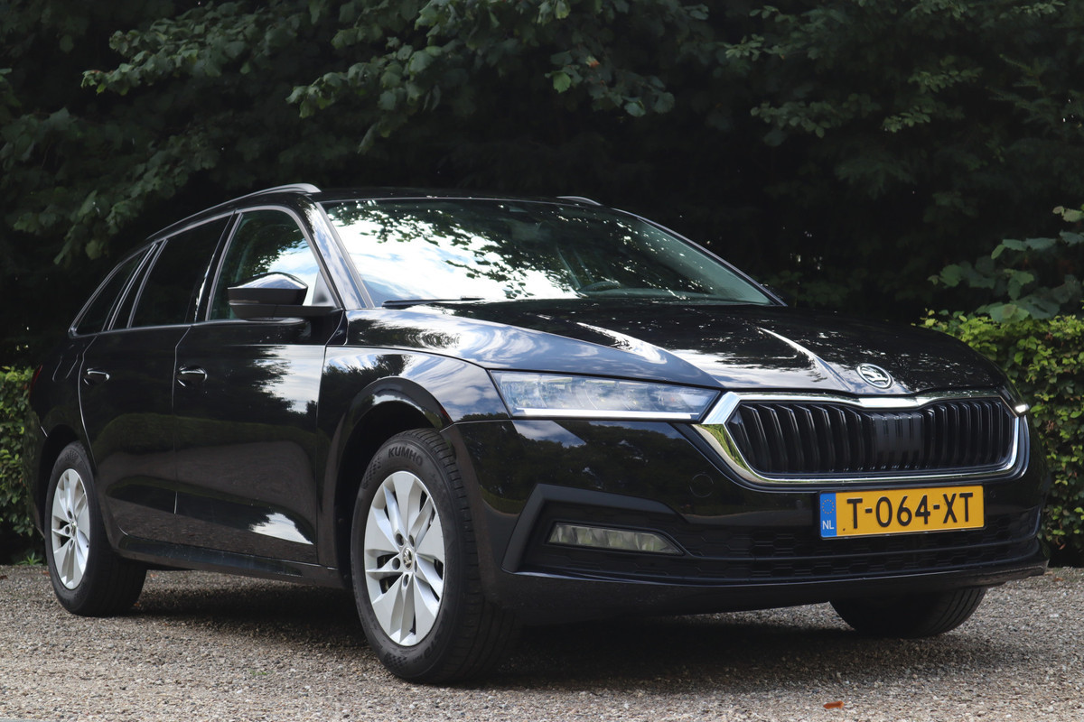 Škoda Octavia Combi 1.0 TSI Business Edition | Trekhaak | Navi | Virtual cockpit | Škoda Octavia Combi 1.0 TSI Business Edition | Trekhaak | Navi | Virtual cockpit |