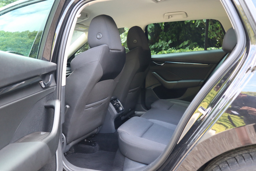 Škoda Octavia Combi 1.0 TSI Business Edition | Trekhaak | Navi | Virtual cockpit |