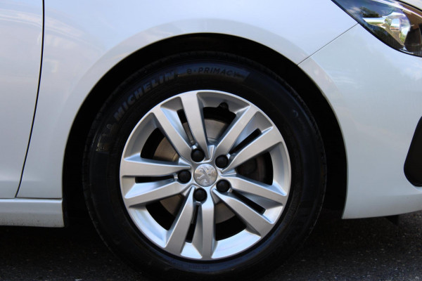 Peugeot 308 SW 1.2 PureTech Blue Lease Executive Navi Pano