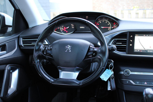 Peugeot 308 SW 1.2 PureTech Blue Lease Executive Navi Pano