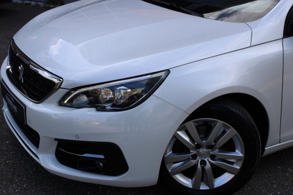 Peugeot 308 SW 1.2 PureTech Blue Lease Executive Navi Pano
