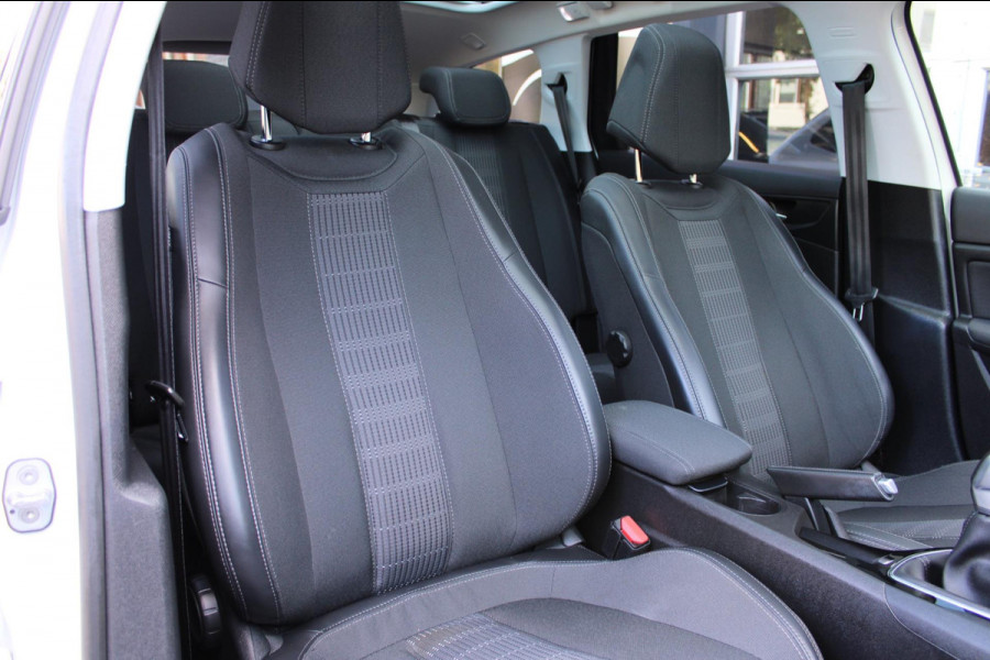 Peugeot 308 SW 1.2 PureTech Blue Lease Executive Navi Pano