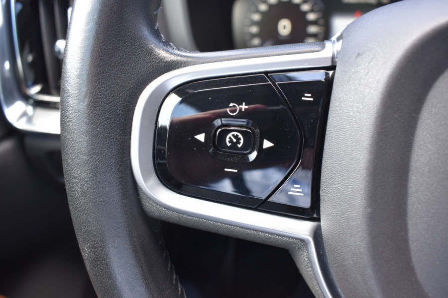 Volvo V60 2.0 T5 Inscription Leer | Pano Dak | ACC | Stoelverwarming | Park V+A | Styling Kit