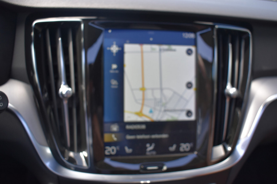Volvo V60 2.0 T5 Inscription Leer | Pano Dak | ACC | Stoelverwarming | Park V+A | Styling Kit