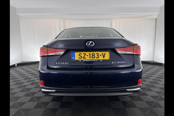 Lexus IS 300h Hybrid Business Line Aut. *PANO | LEATHER-MICROFIBRE | FULL-LED | NAVI-FULLMAP | HEATED-COMFORTSEATS | CAMERA | ECC | SHIFT-PADDLES | PDC | CRUISE | 17''ALU*