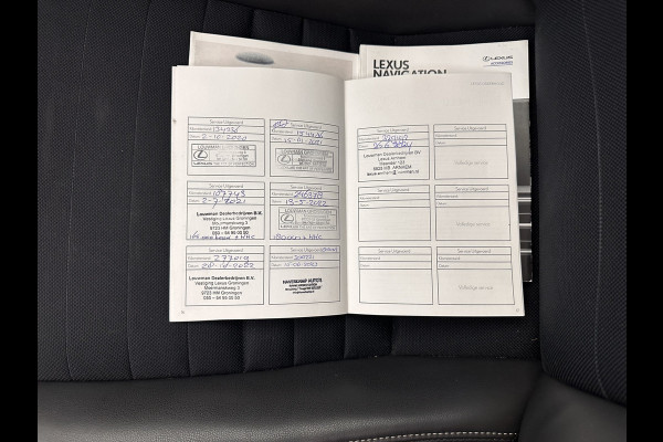 Lexus IS 300h Hybrid Business Line Aut. *PANO | LEATHER-MICROFIBRE | FULL-LED | NAVI-FULLMAP | HEATED-COMFORTSEATS | CAMERA | ECC | SHIFT-PADDLES | PDC | CRUISE | 17''ALU*