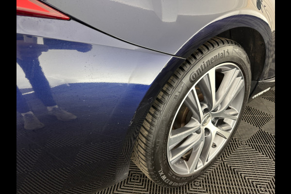 Lexus IS 300h Hybrid Business Line Aut. *PANO | LEATHER-MICROFIBRE | FULL-LED | NAVI-FULLMAP | HEATED-COMFORTSEATS | CAMERA | ECC | SHIFT-PADDLES | PDC | CRUISE | 17''ALU*