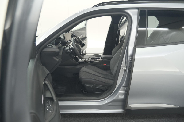 Peugeot 2008 Hybrid 136 e-DCS6 Allure | 360 Camera | Adaptieve Cruise Control | Dodehoekdetectie | Navigatie Peugeot 2008 Hybrid 136 e-DCS6 Allure | 360 Camera | Adaptieve Cruise Control | Dodehoekdetectie | Navigatie