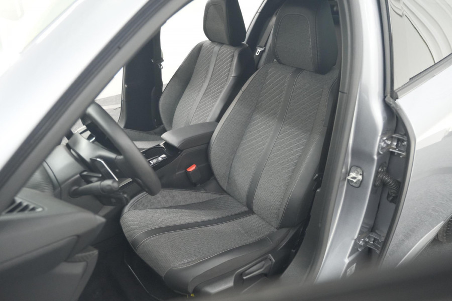 Peugeot 2008 Hybrid 136 e-DCS6 Allure | 360 Camera | Adaptieve Cruise Control | Dodehoekdetectie | Navigatie Peugeot 2008 Hybrid 136 e-DCS6 Allure | 360 Camera | Adaptieve Cruise Control | Dodehoekdetectie | Navigatie