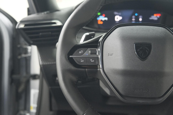 Peugeot 2008 Hybrid 136 e-DCS6 Allure | 360 Camera | Adaptieve Cruise Control | Dodehoekdetectie | Navigatie Peugeot 2008 Hybrid 136 e-DCS6 Allure | 360 Camera | Adaptieve Cruise Control | Dodehoekdetectie | Navigatie