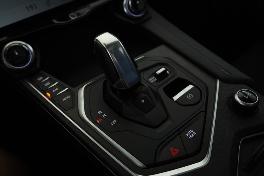 Lynk & Co 01 1.5 360 Camera, Panorama dak, Apple / Android carplay.