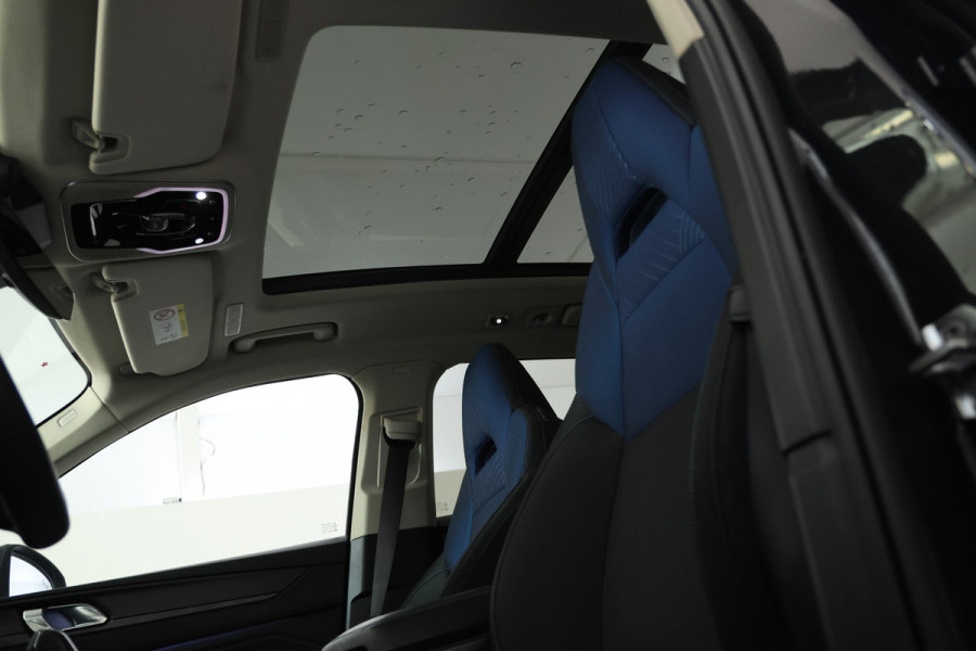 Lynk & Co 01 1.5 360 Camera, Panorama dak, Apple / Android carplay.