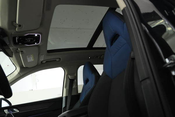 Lynk & Co 01 1.5 360 Camera, Panorama dak, Apple / Android carplay.