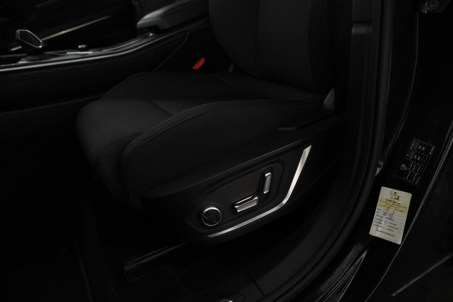 Lynk & Co 01 1.5 360 Camera, Panorama dak, Apple / Android carplay.