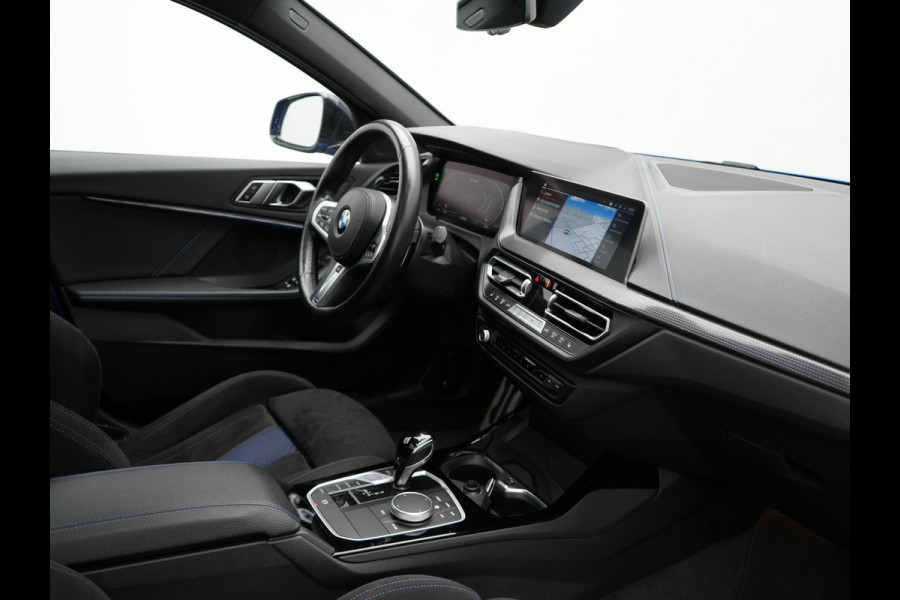 BMW 1-serie M135i xDrive 306pk Dealer O.H Competition Sportstoelen | Panodak | Head Up | Adaptive Cruise |  Blis | Keyless | Apple Carplay | Virtual | Stuurverwarming | Navigatie | DAB |