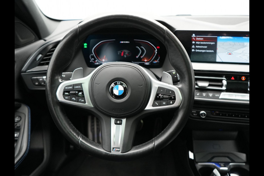 BMW 1-serie M135i xDrive 306pk Dealer O.H Competition Sportstoelen | Panodak | Head Up | Adaptive Cruise |  Blis | Keyless | Apple Carplay | Virtual | Stuurverwarming | Navigatie | DAB |