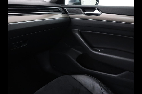 Volkswagen Arteon 2.0 TDI Elegance | Panoramadak | Stoelverwarming | Camera | Leder/Alcantara | Virtual Cockpit | Adaptive cruise | Keyless | LED Plus | Carplay | Navigatie