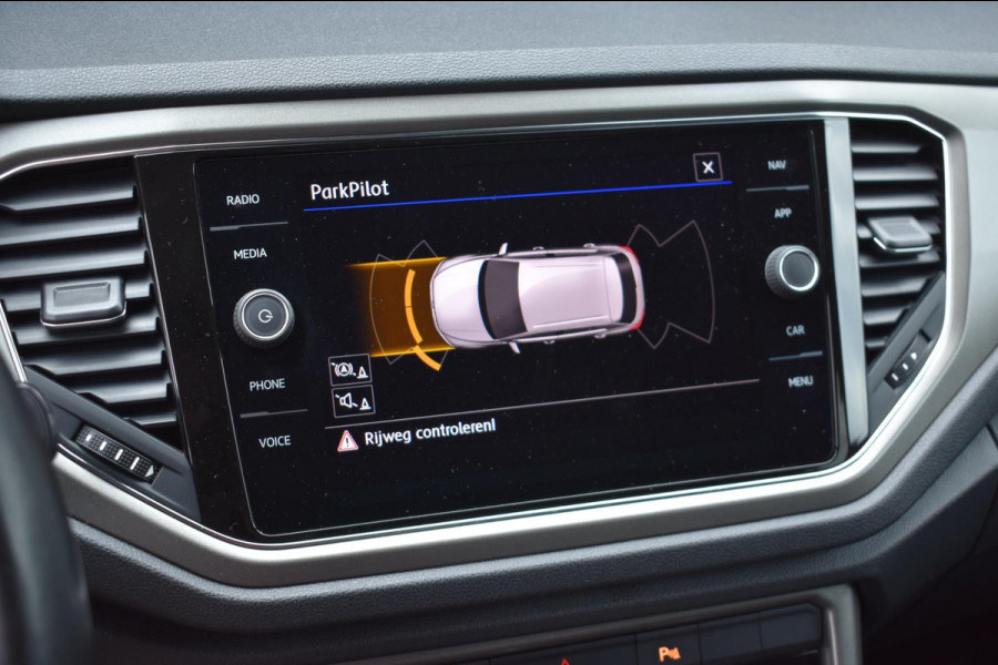 Volkswagen T-Roc 1.0 TSI | VIRTUAL COCKPIT | TREKHAAK | APPLE CARPLAY | ANDROID AUTO | ADAPTIEVE CRUISE CONTROLE | NAP