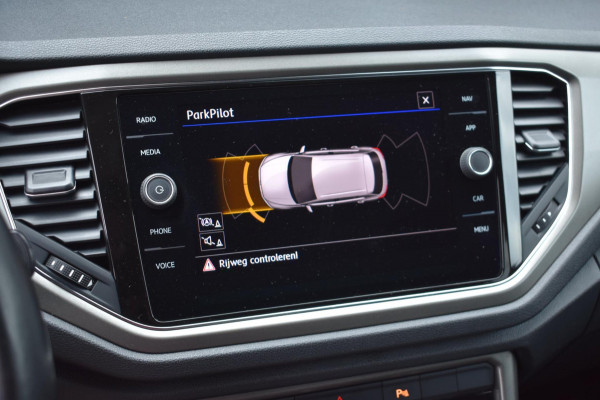 Volkswagen T-Roc 1.0 TSI | VIRTUAL COCKPIT | TREKHAAK | APPLE CARPLAY | ANDROID AUTO | ADAPTIEVE CRUISE CONTROLE | NAP