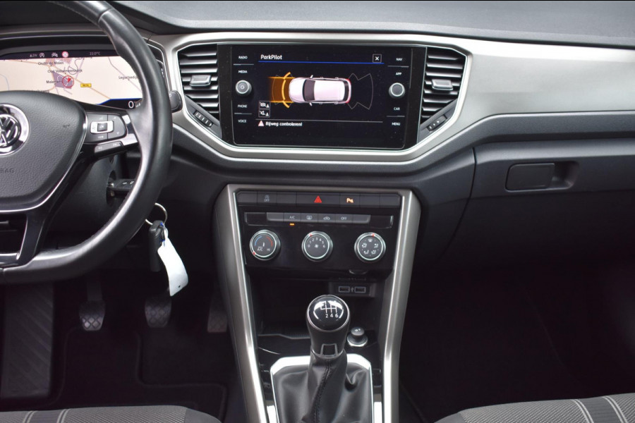 Volkswagen T-Roc 1.0 TSI | VIRTUAL COCKPIT | TREKHAAK | APPLE CARPLAY | ANDROID AUTO | ADAPTIEVE CRUISE CONTROLE | NAP