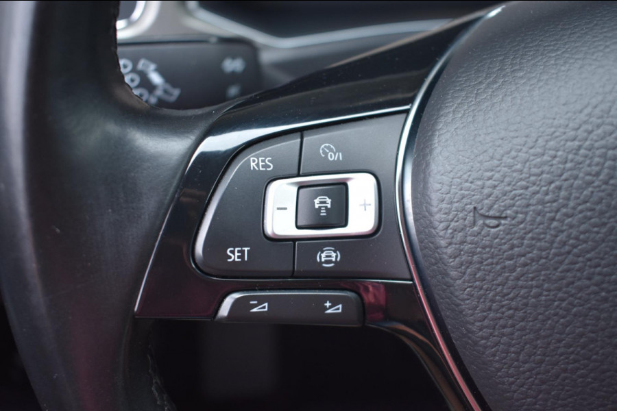 Volkswagen T-Roc 1.0 TSI | VIRTUAL COCKPIT | TREKHAAK | APPLE CARPLAY | ANDROID AUTO | ADAPTIEVE CRUISE CONTROLE | NAP