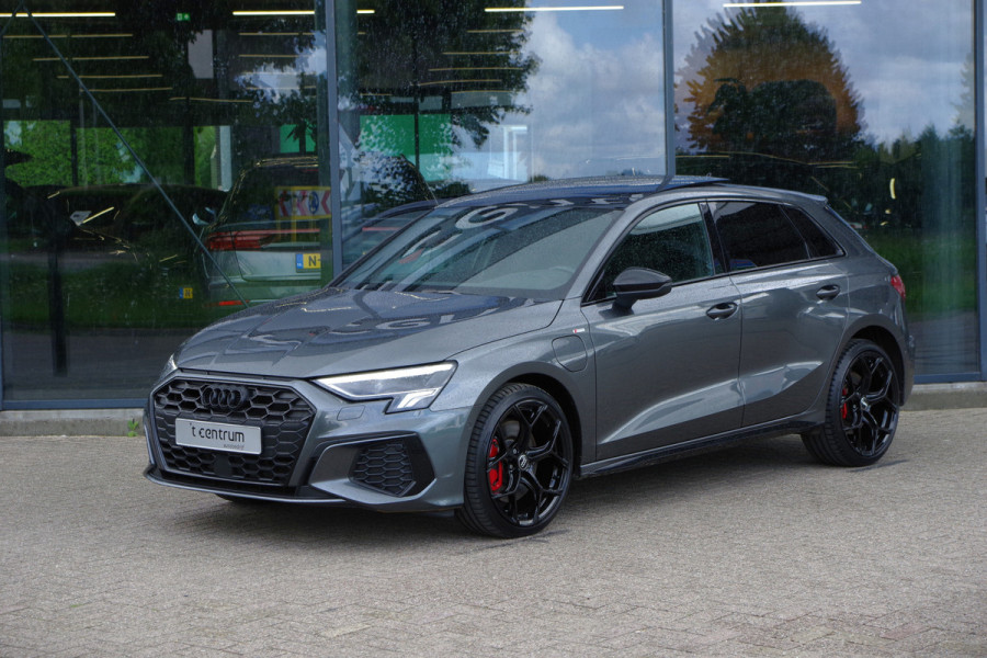 Audi A3 Sportback 45 TFSI e S-Line Edition Competition 245 PK PHEV, Panoramadak, RS-Sportstoelen, Adap. Cruise Control