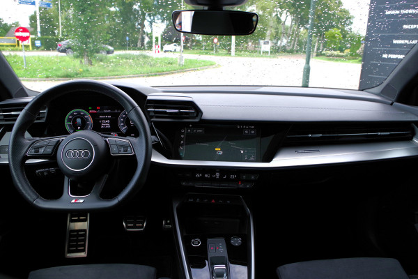 Audi A3 Sportback 45 TFSI e S-Line Edition Competition 245 PK PHEV, Panoramadak, RS-Sportstoelen, Adap. Cruise Control
