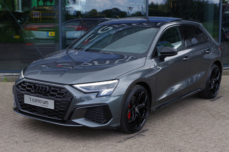 Audi A3 Sportback 45 TFSI e S-Line Edition Competition 245 PK PHEV, Panoramadak, RS-Sportstoelen, Adap. Cruise Control