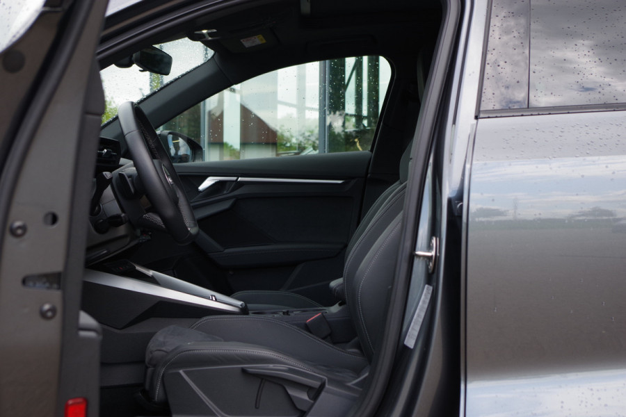 Audi A3 Sportback 45 TFSI e S-Line Edition Competition 245 PK PHEV, Panoramadak, RS-Sportstoelen, Adap. Cruise Control