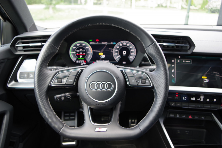 Audi A3 Sportback 45 TFSI e S-Line Edition Competition 245 PK PHEV, Panoramadak, RS-Sportstoelen, Adap. Cruise Control