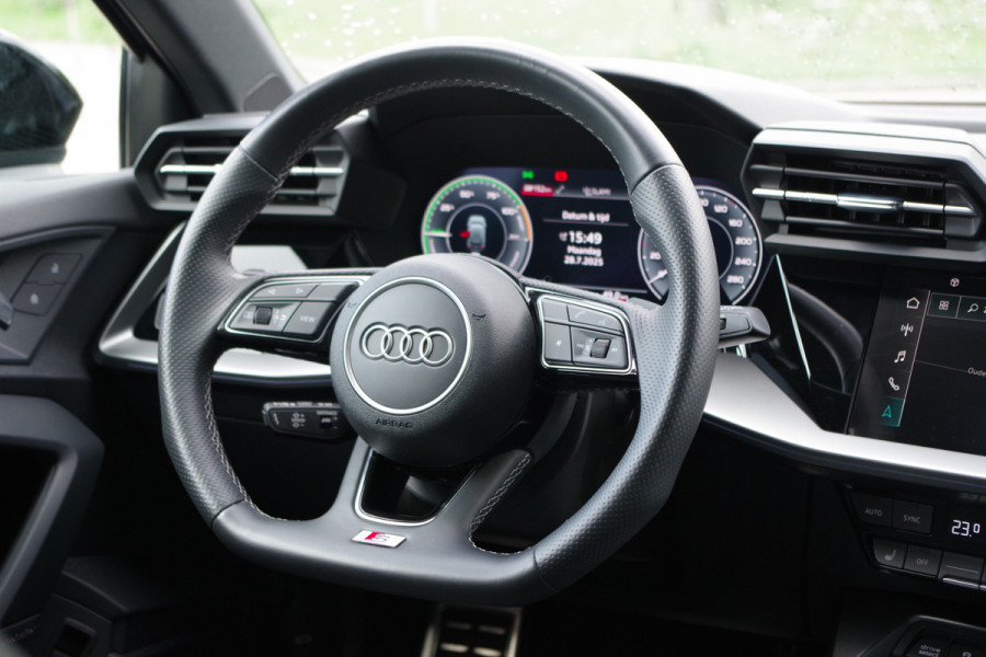 Audi A3 Sportback 45 TFSI e S-Line Edition Competition 245 PK PHEV, Panoramadak, RS-Sportstoelen, Adap. Cruise Control