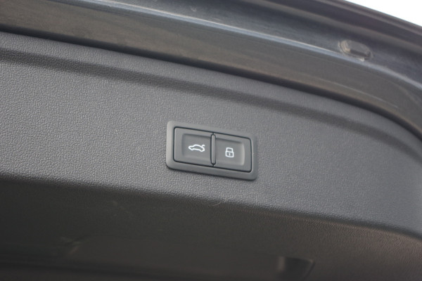 Audi A3 Sportback 45 TFSI e S-Line Edition Competition 245 PK PHEV, Panoramadak, RS-Sportstoelen, Adap. Cruise Control