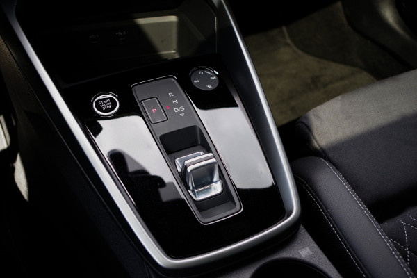 Audi A3 Sportback 45 TFSI e S-Line Edition Competition 245 PK PHEV, Panoramadak, RS-Sportstoelen, Adap. Cruise Control