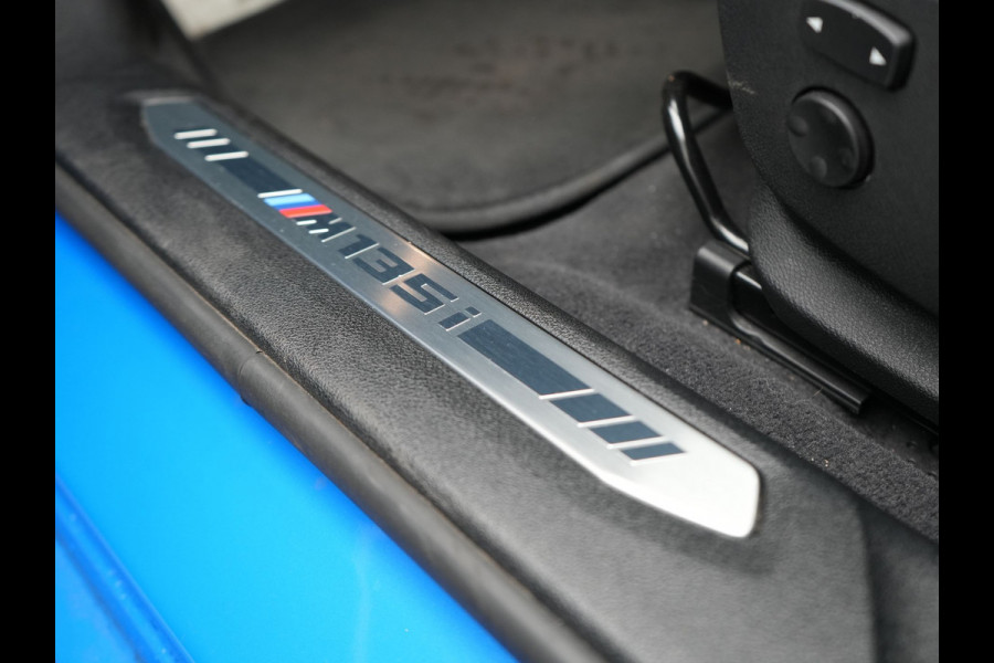 BMW 1-serie M135i xDrive 306pk Dealer O.H Competition Sportstoelen | Panodak | Head Up | Adaptive Cruise |  Blis | Keyless | Apple Carplay | Virtual | Stuurverwarming | Navigatie | DAB |