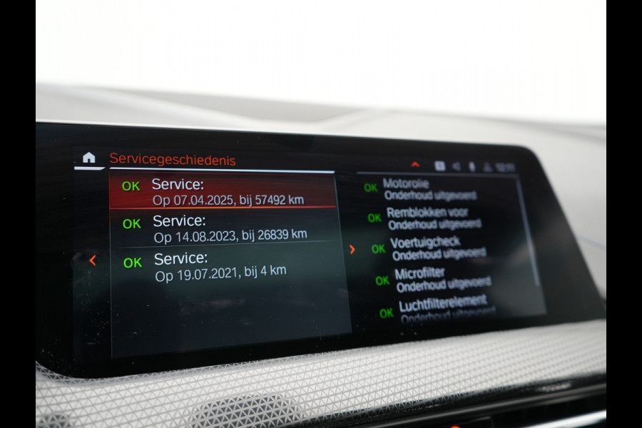 BMW 1-serie M135i xDrive 306pk Dealer O.H Competition Sportstoelen | Panodak | Head Up | Adaptive Cruise |  Blis | Keyless | Apple Carplay | Virtual | Stuurverwarming | Navigatie | DAB |