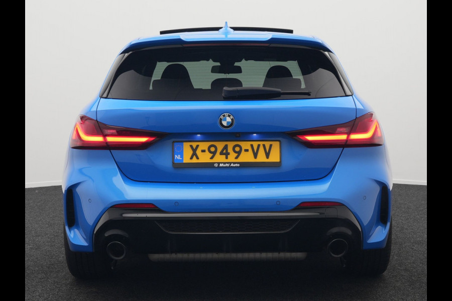 BMW 1-serie M135i xDrive 306pk Dealer O.H Competition Sportstoelen | Panodak | Head Up | Adaptive Cruise |  Blis | Keyless | Apple Carplay | Virtual | Stuurverwarming | Navigatie | DAB |