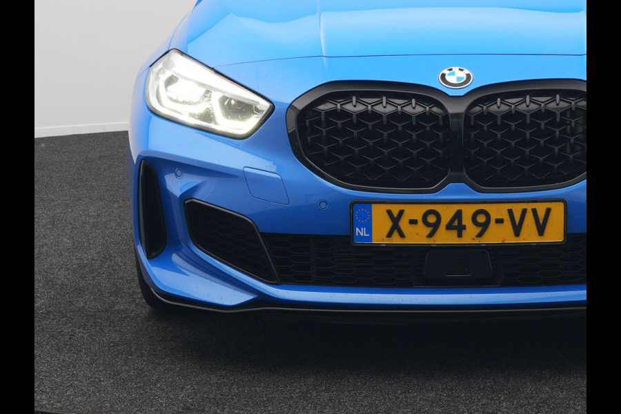 BMW 1-serie M135i xDrive 306pk Dealer O.H Competition Sportstoelen | Panodak | Head Up | Adaptive Cruise |  Blis | Keyless | Apple Carplay | Virtual | Stuurverwarming | Navigatie | DAB |