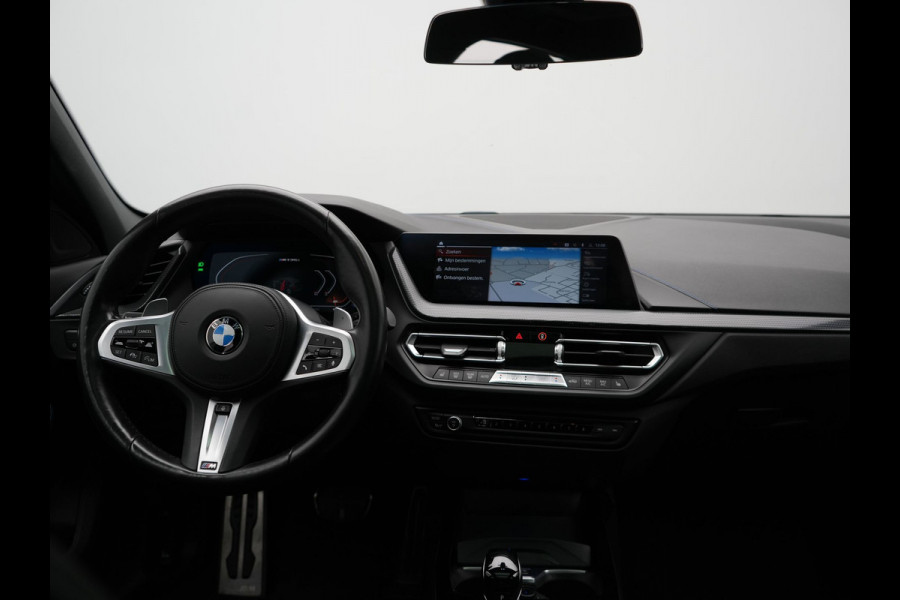 BMW 1-serie M135i xDrive 306pk Dealer O.H Competition Sportstoelen | Panodak | Head Up | Adaptive Cruise |  Blis | Keyless | Apple Carplay | Virtual | Stuurverwarming | Navigatie | DAB |