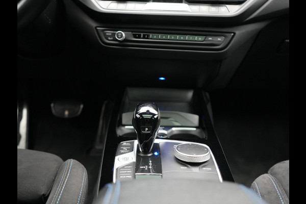 BMW 1-serie M135i xDrive 306pk Dealer O.H Competition Sportstoelen | Panodak | Head Up | Adaptive Cruise |  Blis | Keyless | Apple Carplay | Virtual | Stuurverwarming | Navigatie | DAB |
