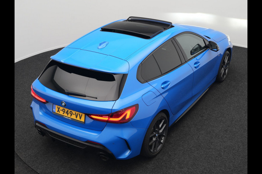 BMW 1-serie M135i xDrive 306pk Dealer O.H Competition Sportstoelen | Panodak | Head Up | Adaptive Cruise |  Blis | Keyless | Apple Carplay | Virtual | Stuurverwarming | Navigatie | DAB |