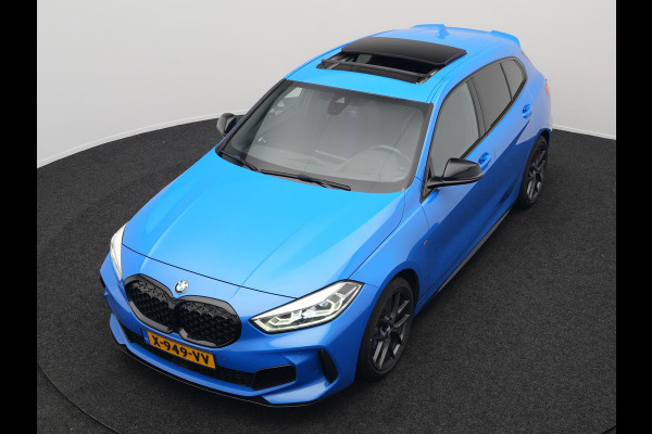 BMW 1-serie M135i xDrive 306pk Dealer O.H Competition Sportstoelen | Panodak | Head Up | Adaptive Cruise |  Blis | Keyless | Apple Carplay | Virtual | Stuurverwarming | Navigatie | DAB |