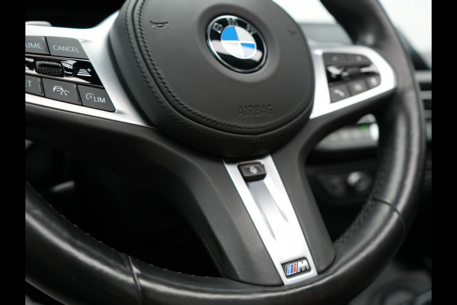 BMW 1-serie M135i xDrive 306pk Dealer O.H Competition Sportstoelen | Panodak | Head Up | Adaptive Cruise |  Blis | Keyless | Apple Carplay | Virtual | Stuurverwarming | Navigatie | DAB |