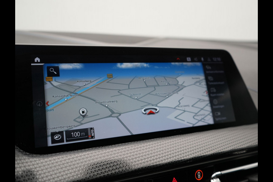 BMW 1-serie M135i xDrive 306pk Dealer O.H Competition Sportstoelen | Panodak | Head Up | Adaptive Cruise |  Blis | Keyless | Apple Carplay | Virtual | Stuurverwarming | Navigatie | DAB |