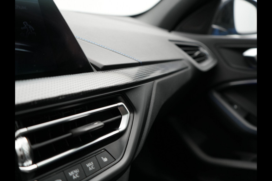BMW 1-serie M135i xDrive 306pk Dealer O.H Competition Sportstoelen | Panodak | Head Up | Adaptive Cruise |  Blis | Keyless | Apple Carplay | Virtual | Stuurverwarming | Navigatie | DAB |