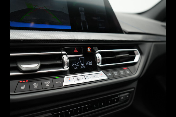 BMW 1-serie M135i xDrive 306pk Dealer O.H Competition Sportstoelen | Panodak | Head Up | Adaptive Cruise |  Blis | Keyless | Apple Carplay | Virtual | Stuurverwarming | Navigatie | DAB |
